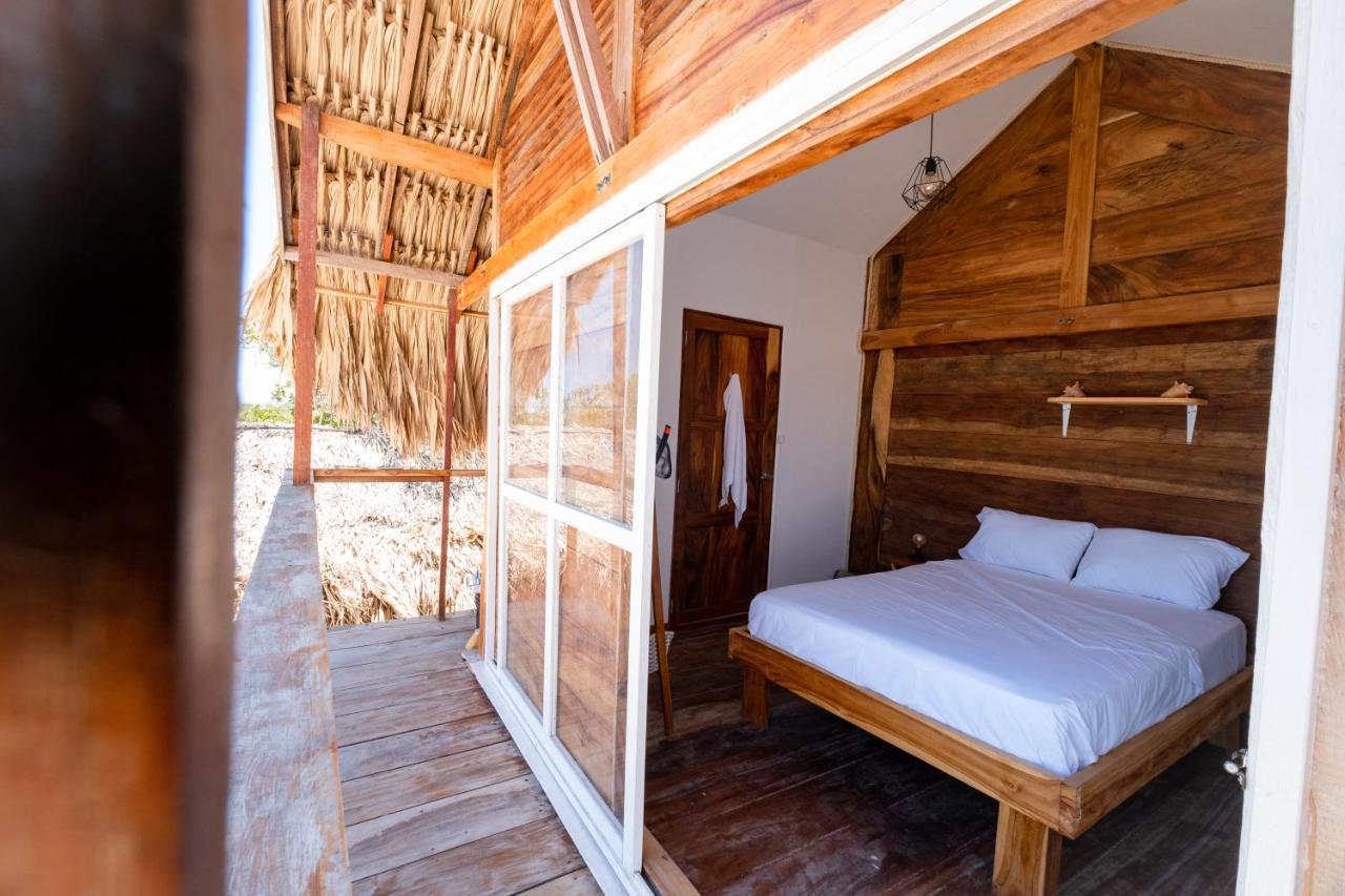 Santa Lova Eco-Hostel Isla Tintipan Tintipan Island Exteriér fotografie