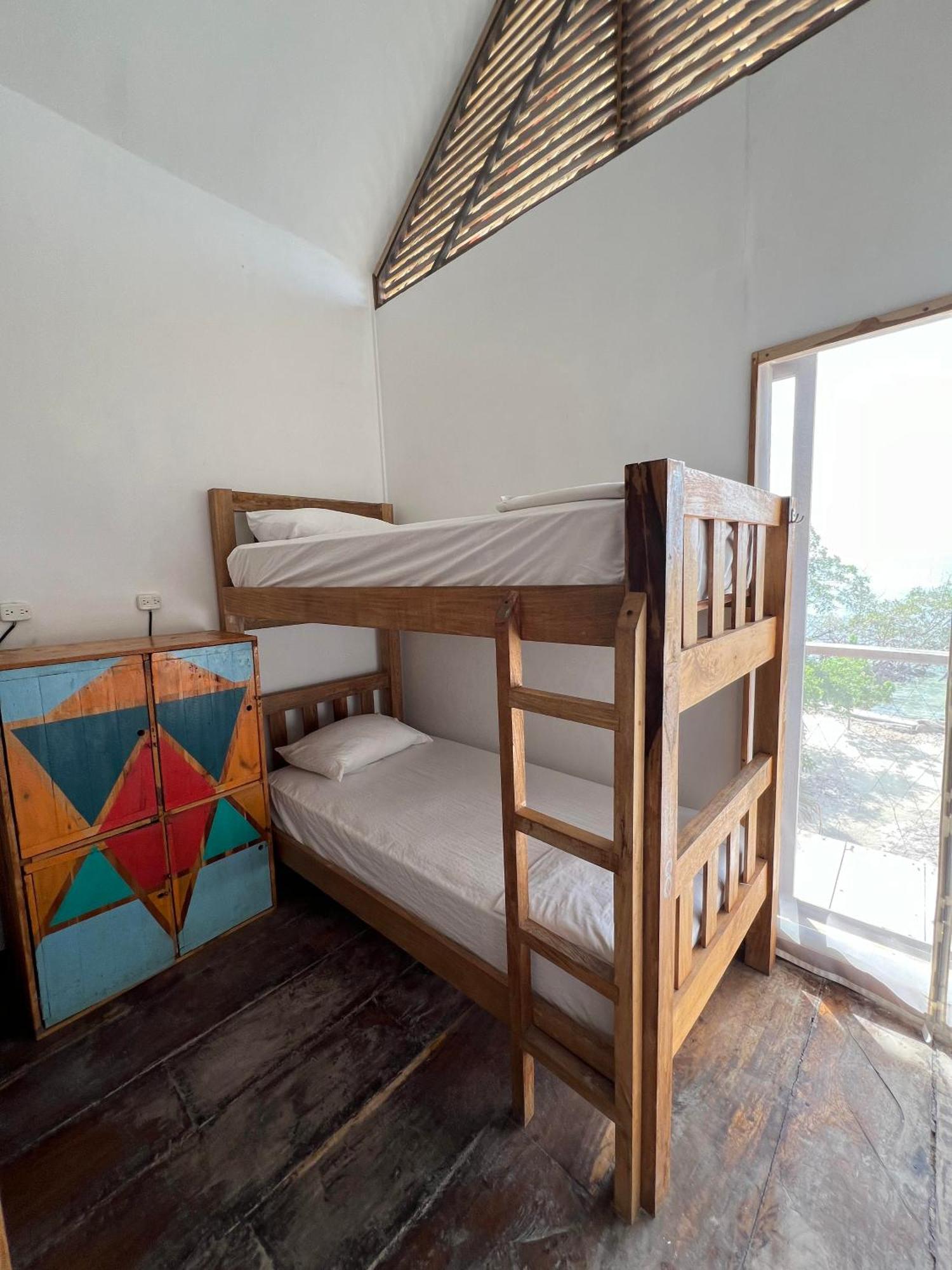 Santa Lova Eco-Hostel Isla Tintipan Tintipan Island Exteriér fotografie
