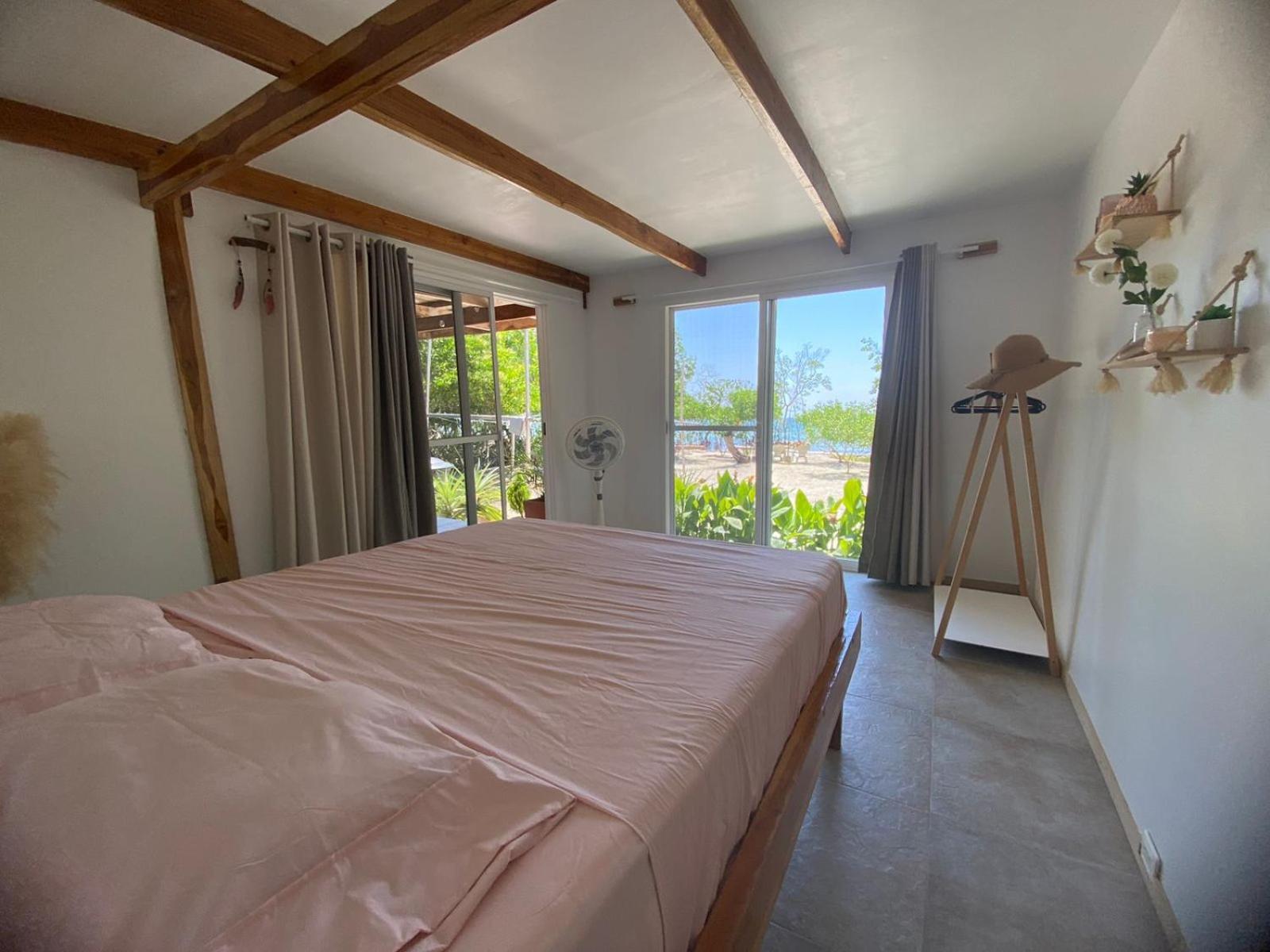 Santa Lova Eco-Hostel Isla Tintipan Tintipan Island Exteriér fotografie